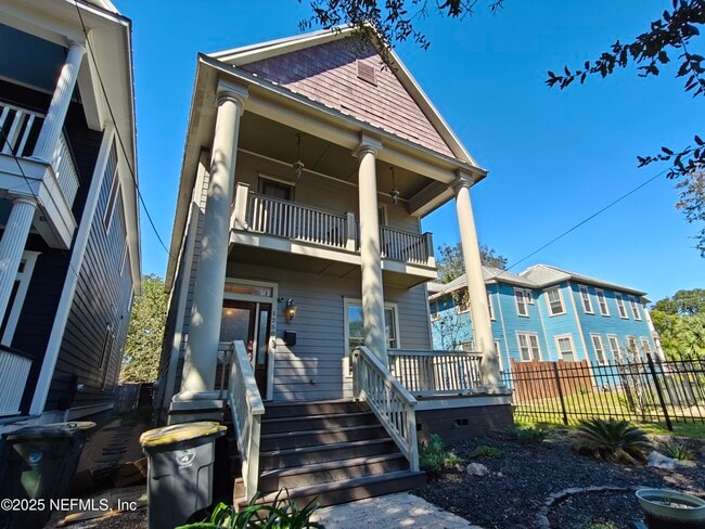 Photo - 1250 N Liberty St