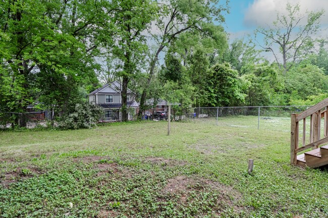 Photo - 2213 Fitzgerald Ave Unidad B