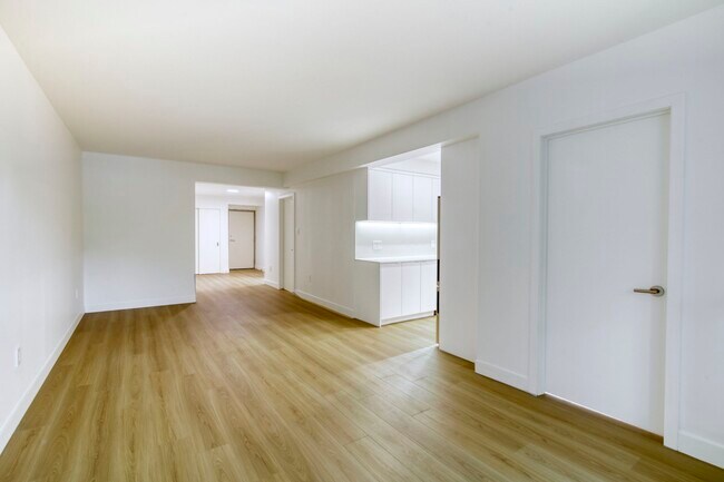 Photo - 10 Av. Rosemount Unit 503