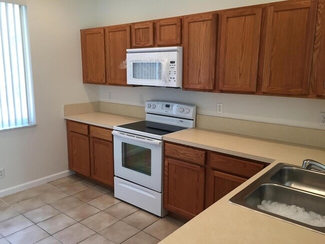 3121 N Evergreen Cir