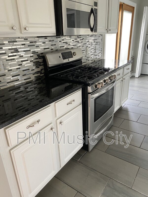 3933 Bridgeview Ln House House Rental in Nashville, TN