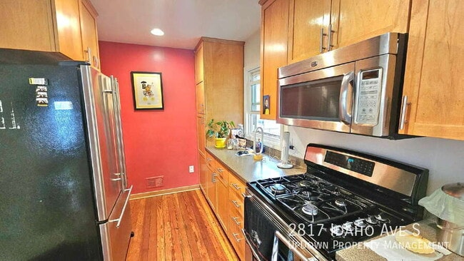 Photo - 2817 Idaho Ave S