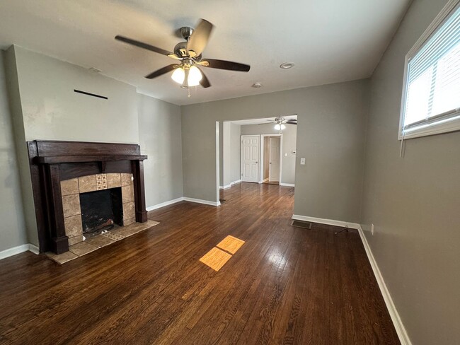 Photo - OXF - 527-529 Oxford Ave. Unit 527