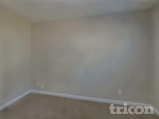 Photo - 1030 Riverclift Dr