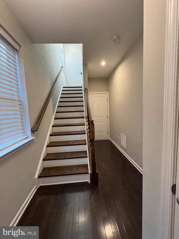 Photo - 120 Tolocka Terrace NE