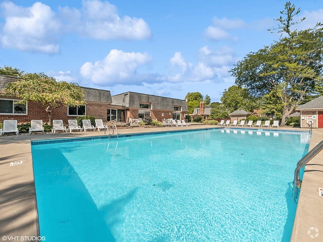 Sparkling Swimming Pool! - Arbor Pointe Rental