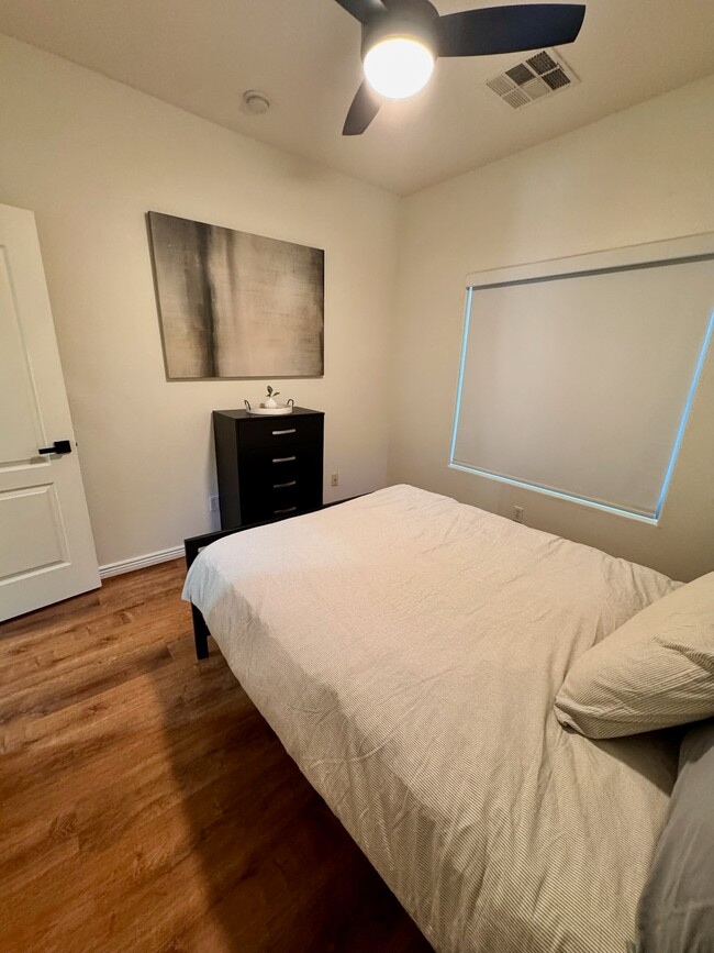 Photo - 1511 E Joseph Way