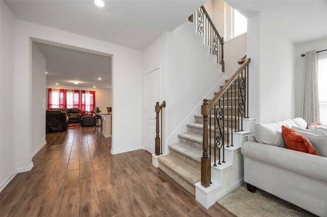 Photo - 8006 Ash Ridge Dr