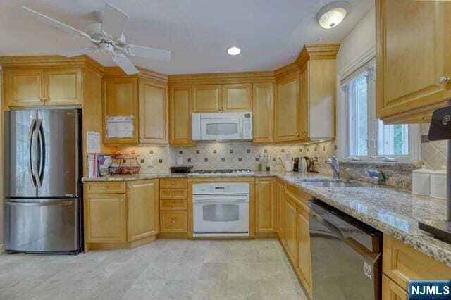 Photo - 230 Pinelynn Rd