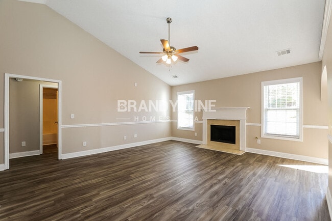 Photo - 255 Beranda Cir