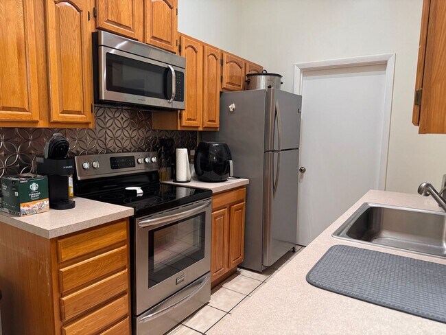 Photo - 2 Bed 2 Bath Home in Seranola Manor ! Fenced in YARD!