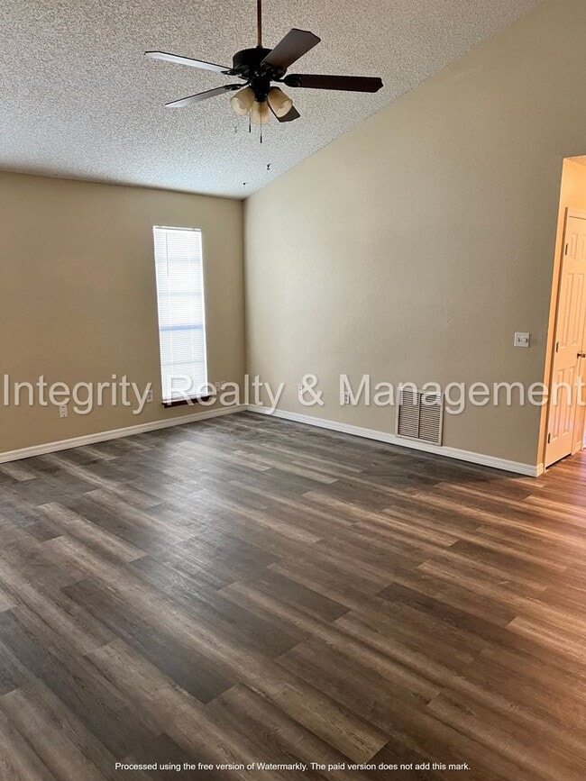 Photo - Charming cottage feel 3-bedroom, 2-bathroom house