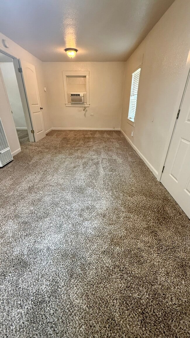 Photo - 539 Terminal Ave