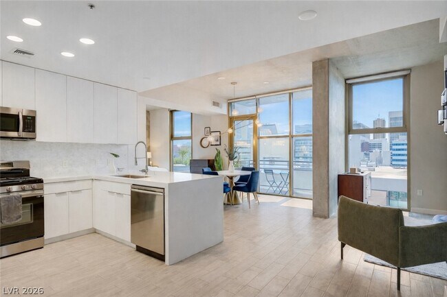 Photo - 353 E Bonneville Ave Unit 581