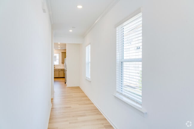 Monroe Foyer - ABODE Alderwood