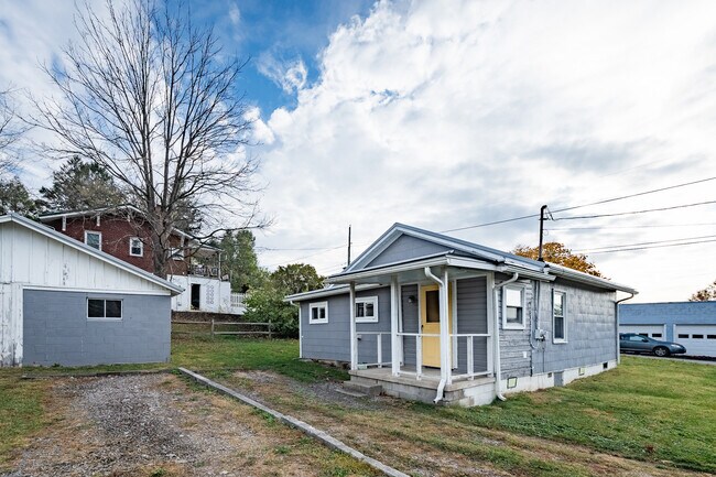 Photo - 102 Hayes St