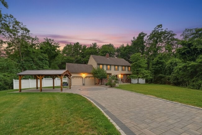 5 Saw Mill Pond Rd