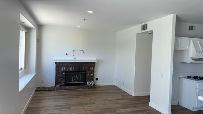 Photo - 3 bedroom East Side Costa Mesa Townhome