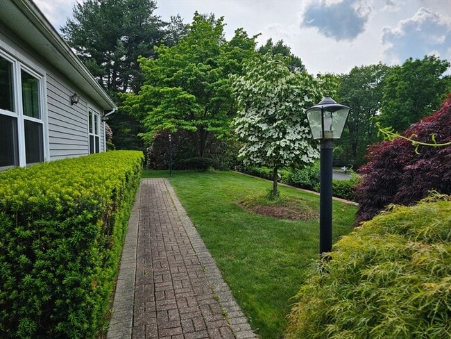 Photo - 162 E Emerson Rd