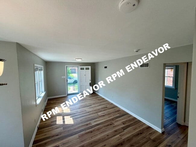 Photo - 6857 Julian Ave