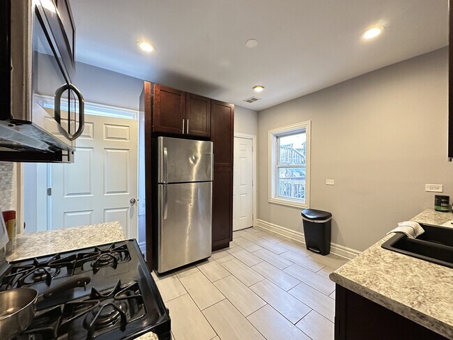 Photo - 720 N Elizabeth St Unit 3