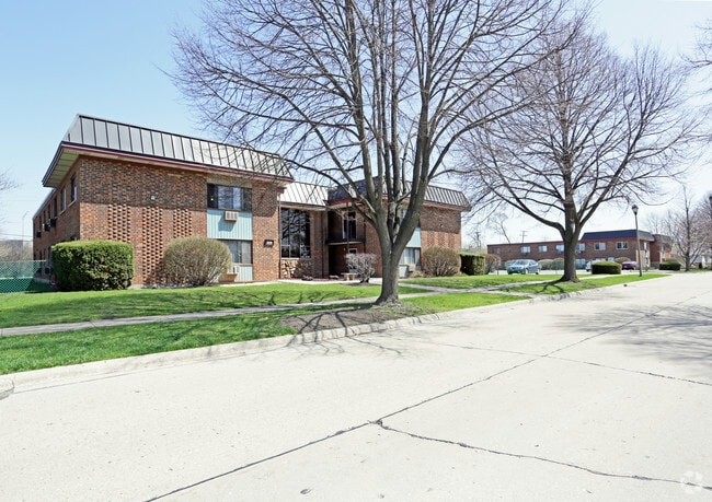 Photo - 315-329 Kimbell Ave