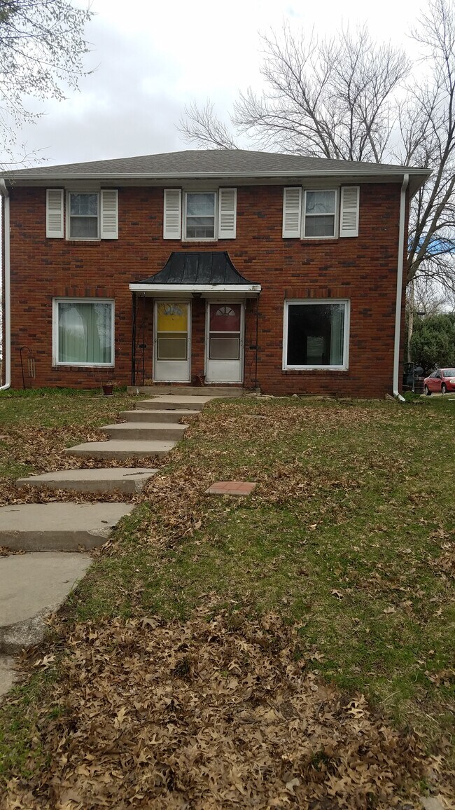 Photo - 312 S 47th St