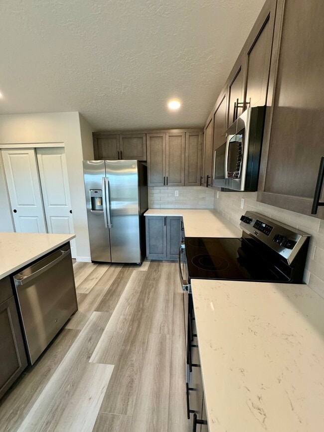 Photo - Brand new build with stunning Dry Canyon views!