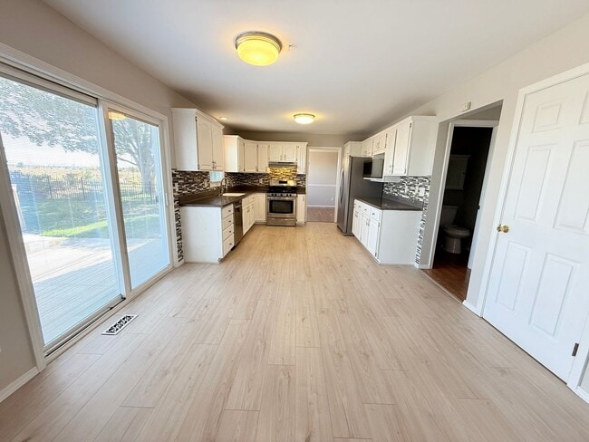 Photo - Stunning 5-Bedroom Home with Pool in Desir...