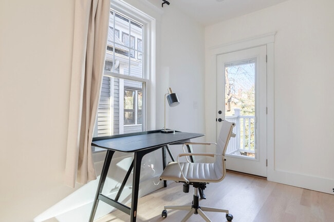 Photo - 50 Kinnaird St Unidad FL1-ID1153