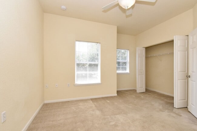 4934 NW 43rd Ave