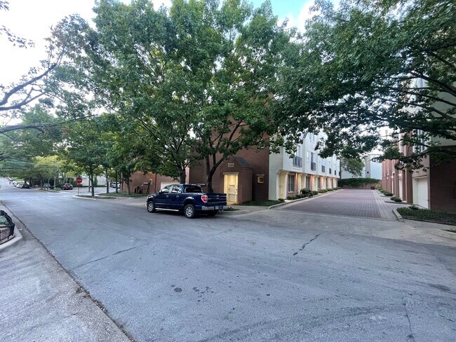 Photo - 3250 Cambrick St