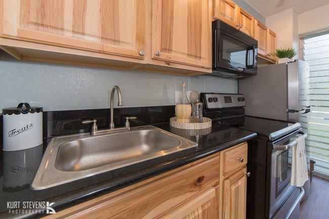 Kewalo Apartments