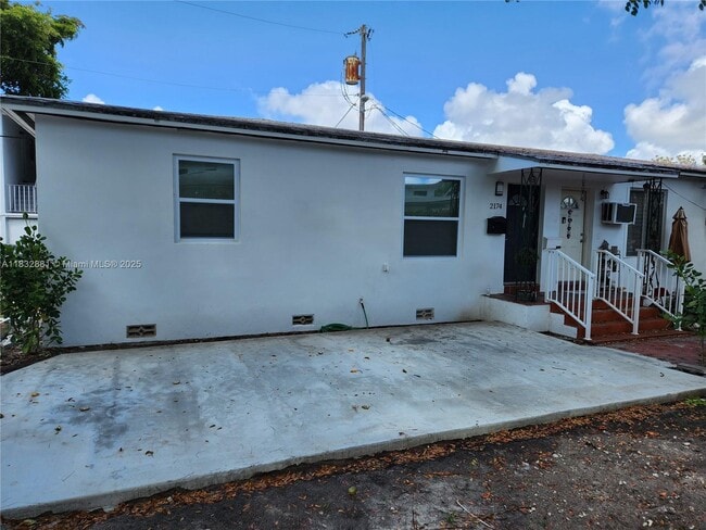 Building Photo - 2174 SW 26th St Unit 2174 Rental