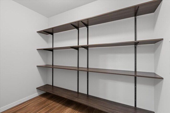 Photo - 1900 W Lawrence Ave