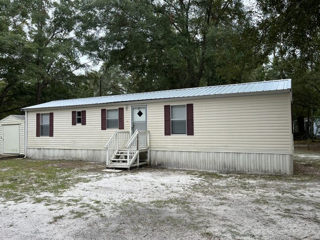 Charming 2 Bedroom Mobile Home in McAlpin - Charming 2 Bedroom Mobile Home in McAlpin