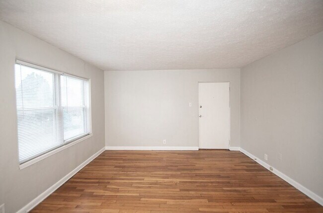 Photo - "Charming 2-Bedroom Retreat with Hardwood Elegance in Indianapolis" Unit 10