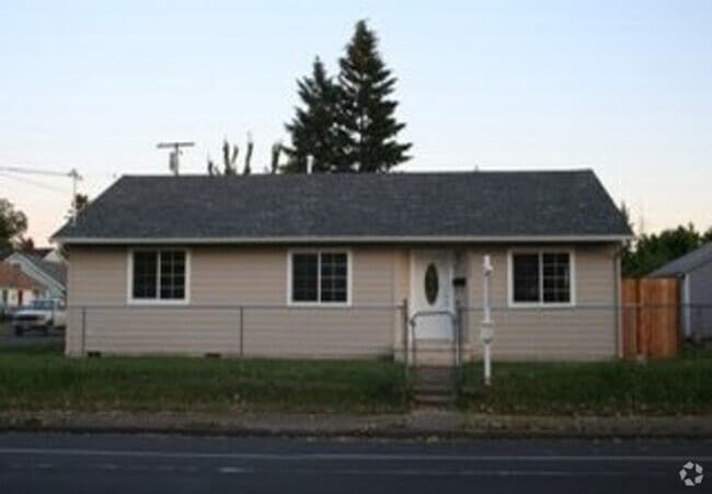 Building Photo - Wonderful Woodstock Rental