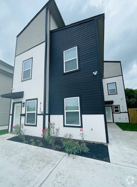 Building Photo - 8157 Tate St Unit A Rental