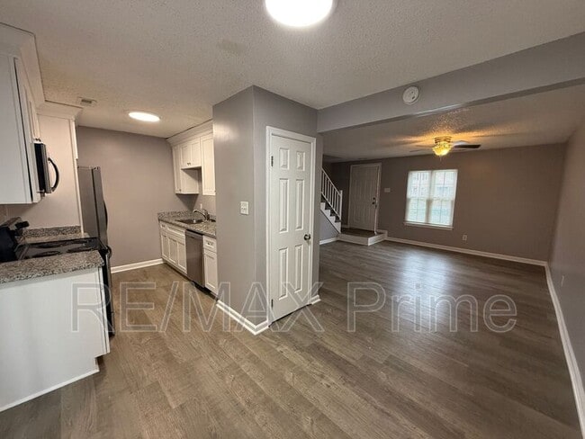 Photo - 906 Seabreeze Ct