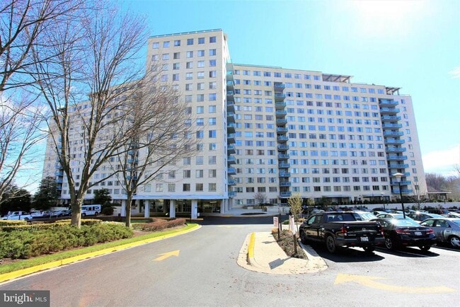 Building Photo - 10500 Rockville Pike Unit 412 Rental