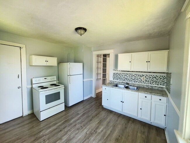 Photo - 192 Bartlett St Unit 192