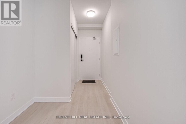 Photo - 3900 Confederation Pkwy Unité 1201