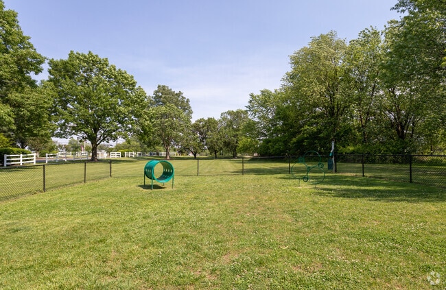 Building Photo - The Apartments at Canterbury