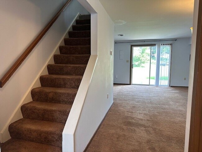 Photo - 711 Valley Rd