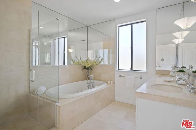 Building Photo - 16000 W Sunset Blvd Unit 302 Rental