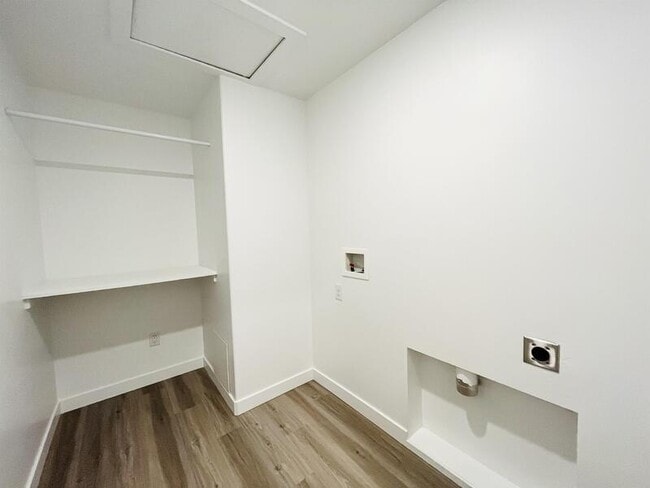 Photo - 14842 Messi St