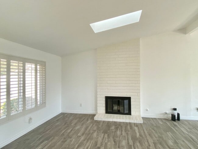 Photo - Single story Lake Lindero 4b/2b home with amazing lake views!