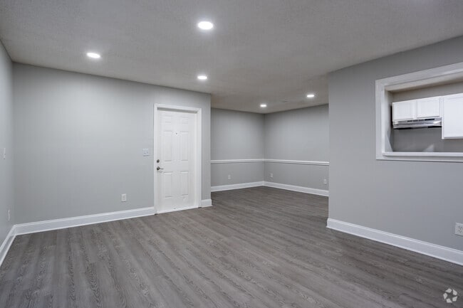 2BR, 2BA - 950SF - Living Room