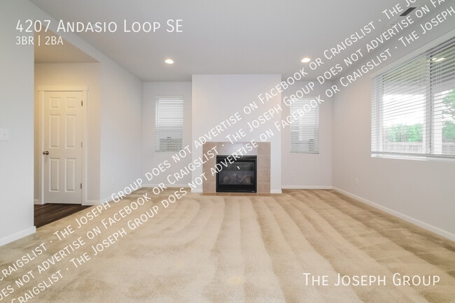 Photo - 4207 Andasio Loop SE